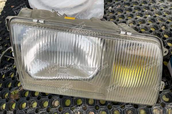 Right and left front headlight optics - MERCEDES BENZ S (W126) - A1268209561 (L) / A1268205361 (R)- 1