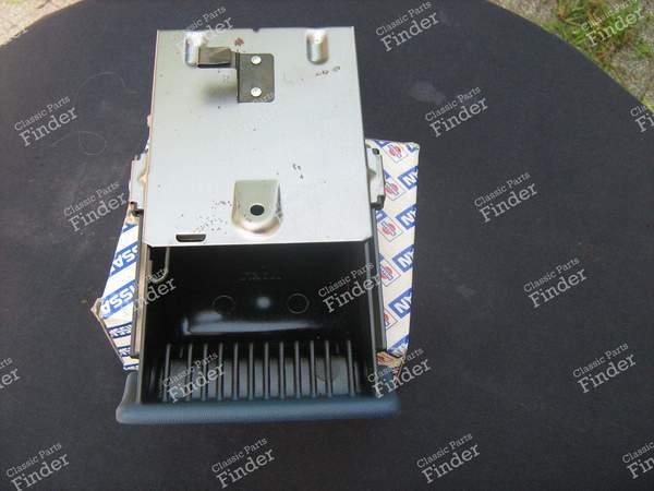 Aschenbecher in der Mittelkonsole - DATSUN Pulsar / Cherry / 310 (N10) - 68800M7811- 1
