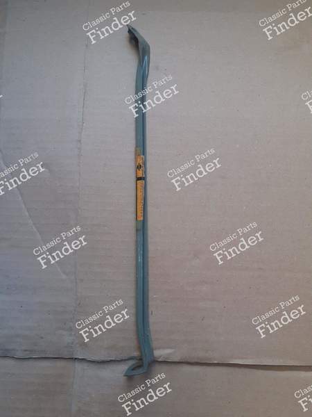 Support / Barre de garde-boue avant droit - DATSUN Bluebird (PL910) - 63812W1000- 1