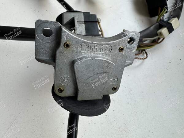 Windshield wiper, headlight, and turn signal switches - BMW 3 (E21) - 6