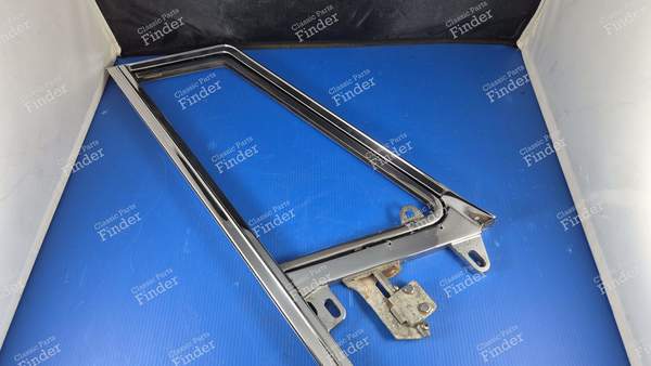 Verchromter Konturrahmen für die Heckscheibe an der linken Vordertür - PEUGEOT 404 Coupé / Cabriolet - 2