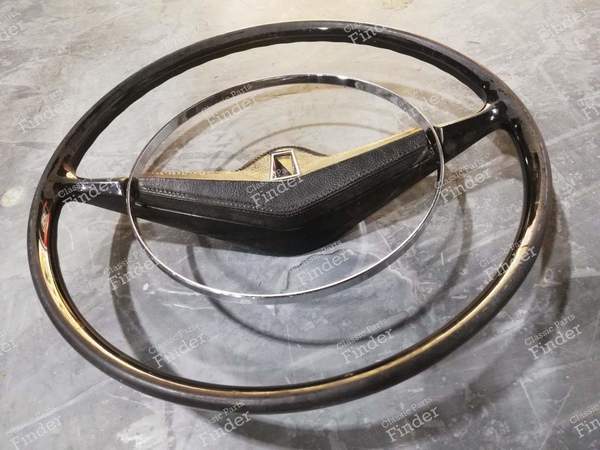 Steering wheel for sedan, convertible or coupé - PEUGEOT 404 - 6