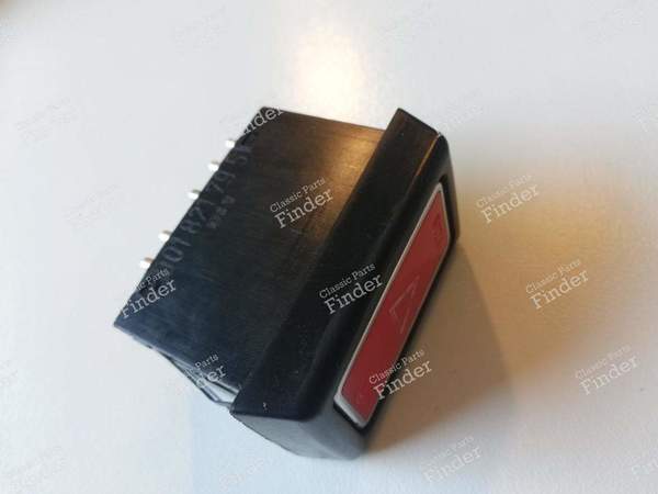 Hazard light switch - MERCEDES BENZ S (W116) - A0018217951 / 8124- 4