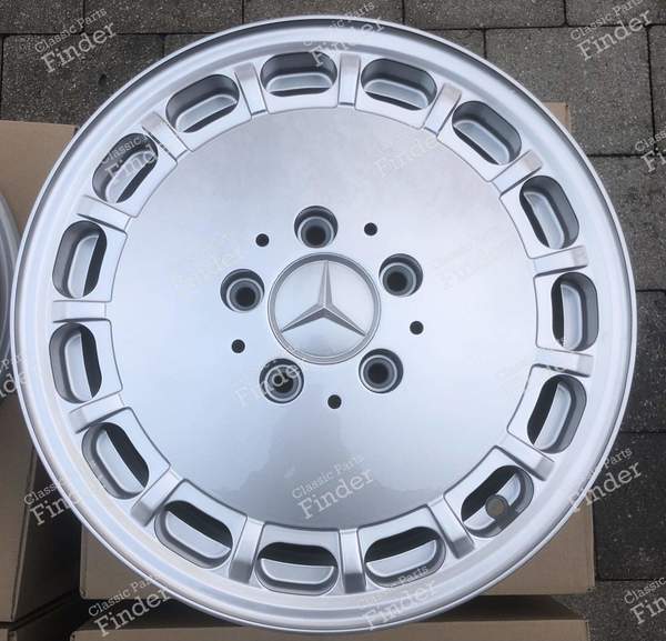 MERCEDES 'GULLIDECKEL' ORIGINAL WHEELS - W124/1244001802 - 6,5Jx15 ET49 - MERCEDES BENZ E (W124) - 124 400 18 02- 3