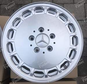 MERCEDES 'GULLIDECKEL' ORIGINAL WHEELS - W124/1244001802 - 6,5Jx15 ET49 - MERCEDES BENZ E (W124) - 124 400 18 02- thumb-3