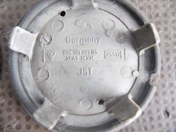 ZENTRALE RADKAPPEN - 996 CARRERA 4 - PORSCHE 911 (996) - 99636130305- 6