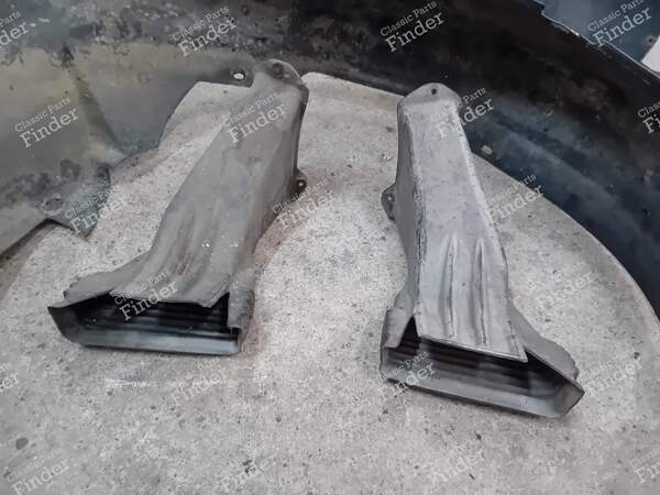 Kotflügel / Lufteinlass für die Belüftung der Vorderradbremsen - VOLKSWAGEN (VW) Golf II / Jetta - 191805826/191805825- 2