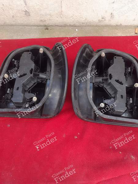 Rechte und linke Rücklichter - VOLKSWAGEN (VW) Polo / Caddy - 6N0945095 (L) / 6N0945096 (R)- 1