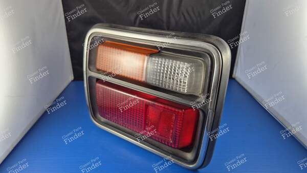 Komplettes linkes Rücklicht - DATSUN Cherry F-II (F10) - 4137- 2
