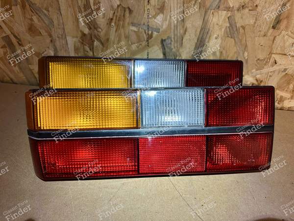 Rücklicht links - VOLKSWAGEN (VW) Golf I / Rabbit / Caddy / Jetta - 9EL124759-061- 0