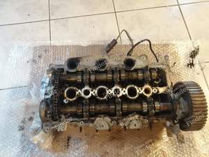 Cylinder head with camshafts / engine pulley - CITROËN C6