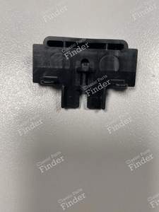 VERSCHLUSS DES SICHERUNGSKASTENS - PEUGEOT 205 - thumb-2