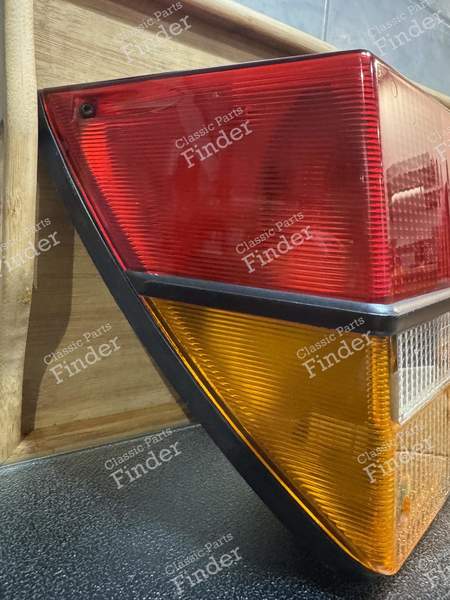 Taillight assembly - SAAB 900 - 208891- 3