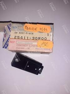 Right power window switch - NISSAN Prairie / Axxess (M11)