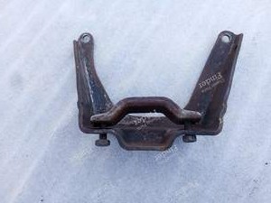Engine Mount Bracket Front - MERCEDES BENZ /8 (W114 / W115) - thumb-2