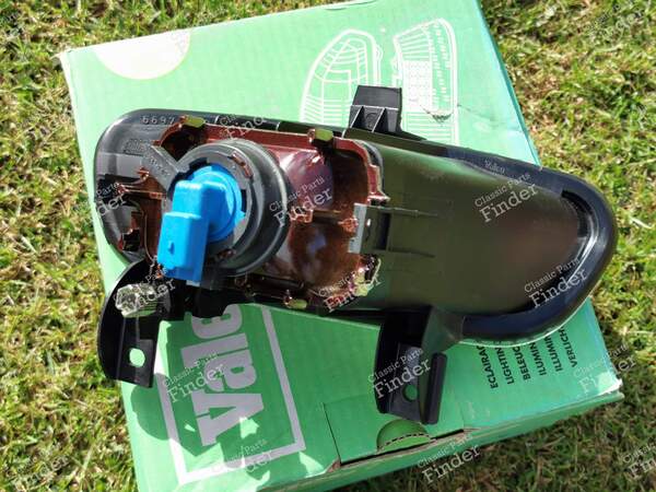 Front left fog light  (for older shape of bumper model) - PEUGEOT 406 Coupé - 67720899- 3