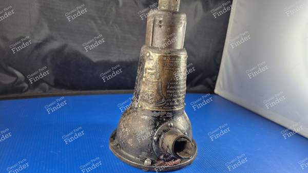 Old MICHELIN 'bottle' type jack - DELAGE DR - FOREST- 1