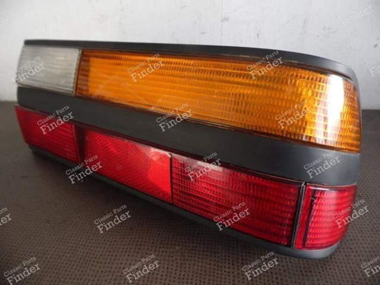 RIGHT TAIL LIGHT 6321381364 BMW E28 - BMW 5 (E28) - Ref. 6321381364