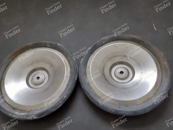 2 stainless steel wheel covers - PEUGEOT 204 - 3