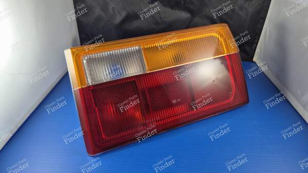 Feu arrière droit - R9 phase 1 - RENAULT 9 / Alliance / Broadway / 11 / Encore (R9 / R11) - 17409- 2