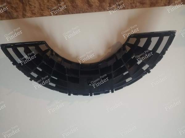 Grille de ventilation située au dessus de l'écran GPS - CITROËN C6 - 1