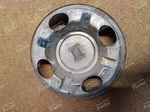 Hub Cap - Phase 1 - PEUGEOT 505 - thumb-1