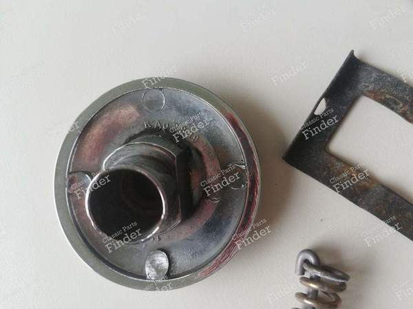 Halterung für das Kühlergrill-Emblem - MERCEDES BENZ S (W116) - 1168800086- 3