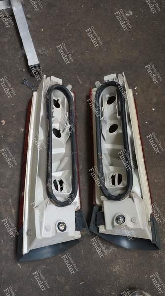 Paire de feux arrière droite et gauche - RENAULT 5 (Supercinq) / Express / Rapid (R5) - 1221803 (D) / 1221803 (G)- 1