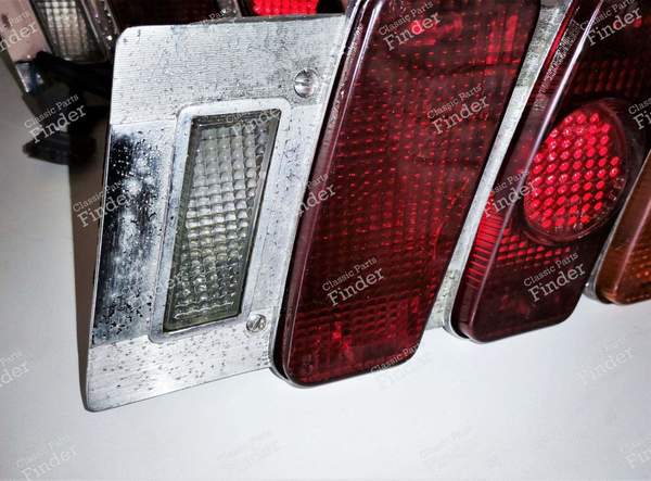 2 Rückleuchten - Serie 1 - PEUGEOT 504 Coupé / Cabriolet - 629D / 629G- 1