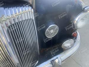 Chrome trim elements - DAIMLER Majestic Major