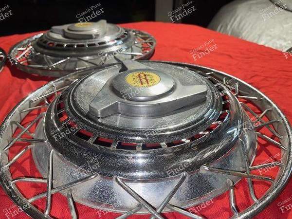 Ein Set zu 4 Radkappen mit Schmetterlingen - CITROËN DS / ID - 3