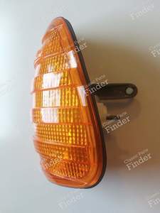 Left front turn signal light - HELLA - MERCEDES BENZ W123 - A0008200421- thumb-1