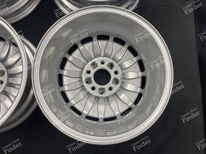 Original Mercedes W201 Gullideckel Alloy Wheels 6Jx15 ET49 - MERCEDES BENZ 190 (W201) - 2014001102- thumb-8