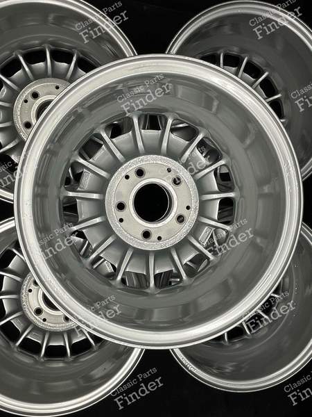 Jantes Baroque d'origine - 6.5Jx14 ET30 - MERCEDES BENZ W108 / W109 - 1084001002- 6