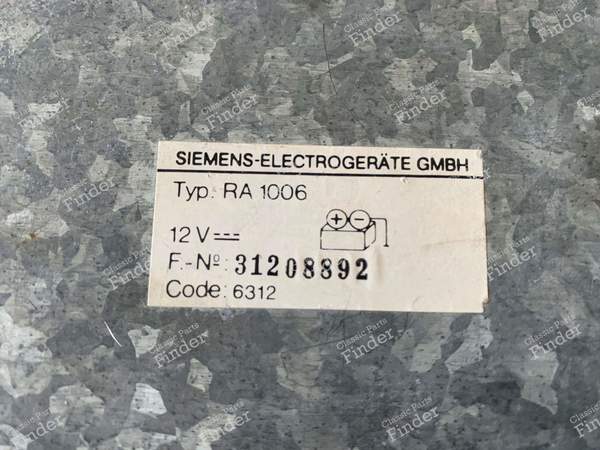 Oldtimer-Autoradio Siemens Typ: RA 1006. Verwendet in Opel-Fahrzeugen im Zeitraum 1970-1985 - OPEL Rekord (A & B) - RA 1006- 1