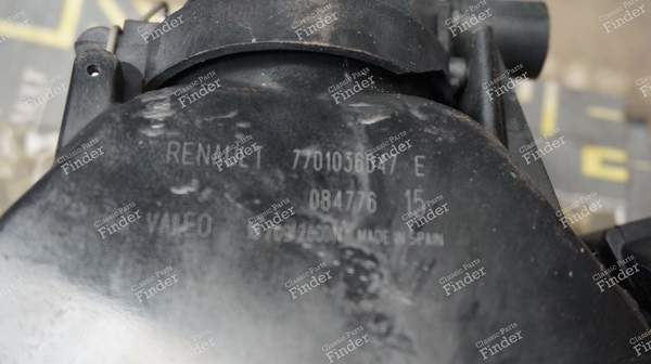 Anti-brouillard avant gauche - RENAULT 19 (R19) - 7701036047 / 084776- 2