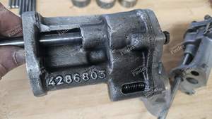 Oil pump - RENAULT 8 / 10 (R8 / R10) - 7700518923 / 4286803- thumb-1