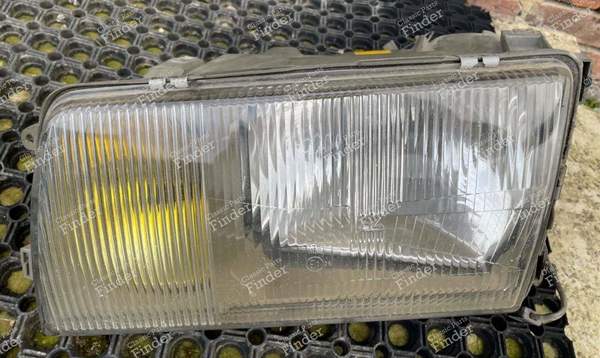 Right and left front headlight optics - MERCEDES BENZ S (W126) - A1268209561 (L) / A1268205361 (R)- 0