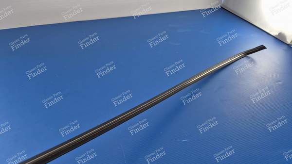 Untere Heckscheibenleiste an der Heckklappe - Kombiversion - PEUGEOT 405 / Pars / Khazar - 8746.54- 3