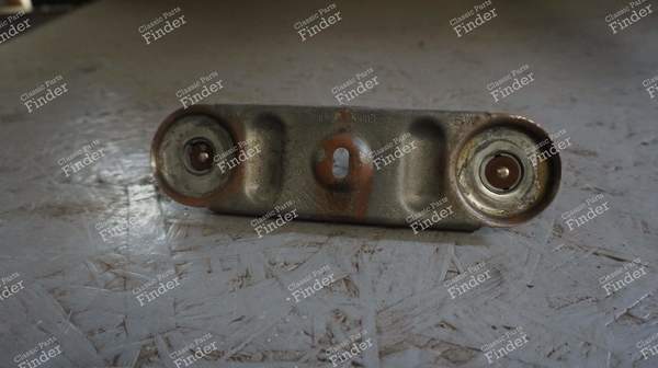 Eclaireur de plaque - PEUGEOT 304 - 4108 / 6340.41- 0