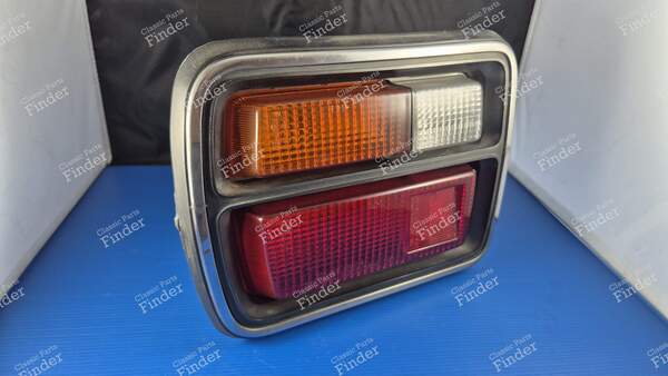Komplettes linkes Rücklicht - DATSUN Cherry F-II (F10) - 4137- 1