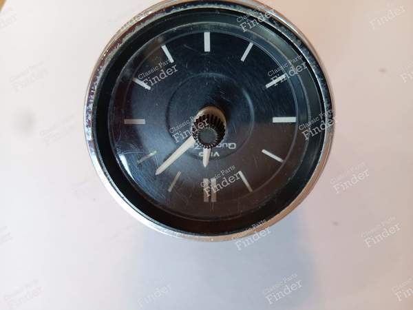 Integrierte Uhr im Armaturenbrett - MERCEDES BENZ /8 (W114 / W115) - 311- 4