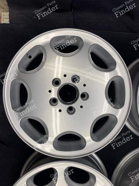 Original Mercedes Eight Holes Alloy Wheels - 7.5Jx16 ET51 - MERCEDES BENZ S (W140) - 1404000902- 5