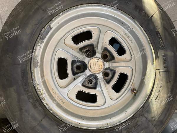 4 x Fiat 130 coupe aluminum alloy wheels 14" x 6.5 Cromodora, mod. CD 7, (pcd) 5x108 with original Fiat central logo - FIAT 130 - 5