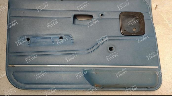 Blue door panels and armrests - PEUGEOT 305 - 2