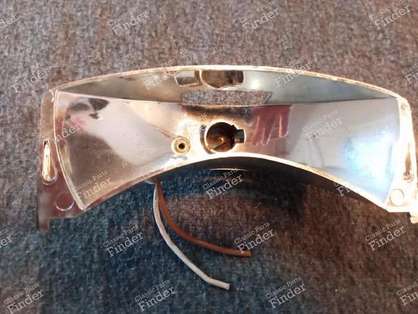 Blinkeranzeige Reflektor - MERCEDES BENZ /8 (W114 / W115) - A0008261878- 2