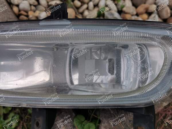 Front left fog light (older shape of front bumper) - PEUGEOT 406 Coupé - 67720899- 7