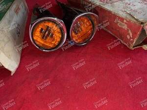 Paire de cornets de clignotants arrière plastique - 1er modèle - CITROËN DS / ID - 572 G / 574 D- thumb-2