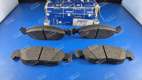 Set of 4 front brake pads - PEUGEOT 306 - 4253.04- 0