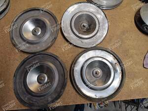 4 Enjoliveurs de roue - PEUGEOT 504 - thumb-1
